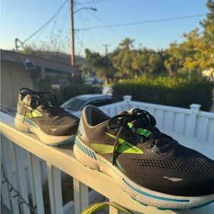 Brooks Adrenaline GTS 23 Men’s Size 11.5 Black Green Running Shoes